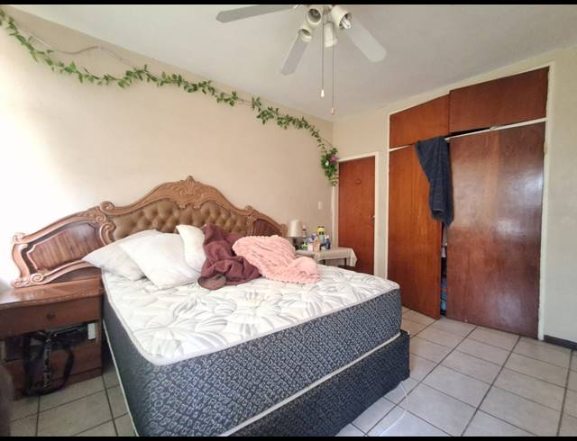 2 BEDROOM FLAT FOR SALE IN VEREENIGING CENTRAL